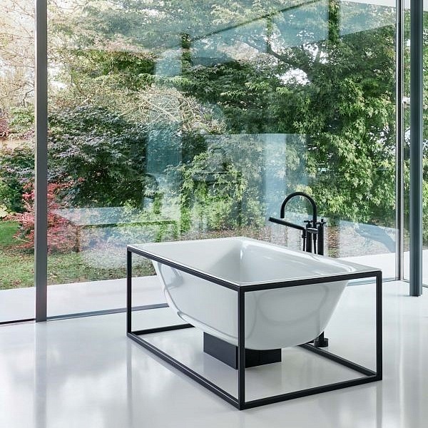 luxusní vany s konstrukcí