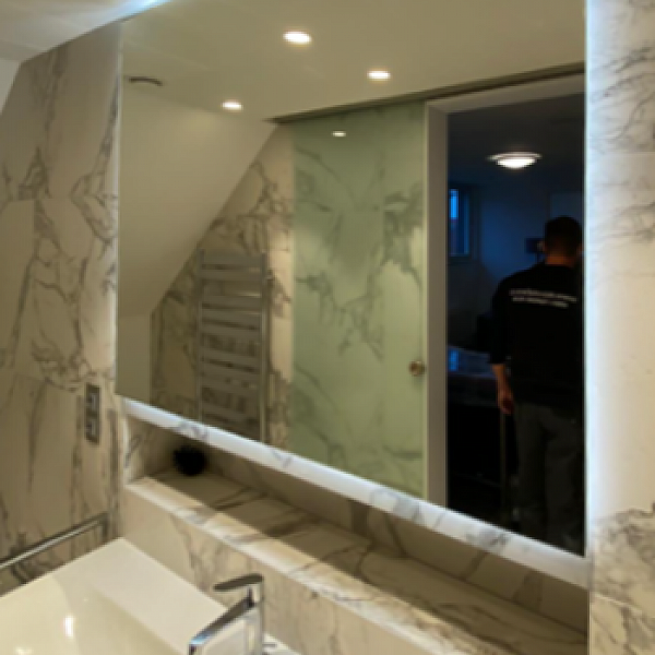 realizace koupelny v hotelu emblem 2