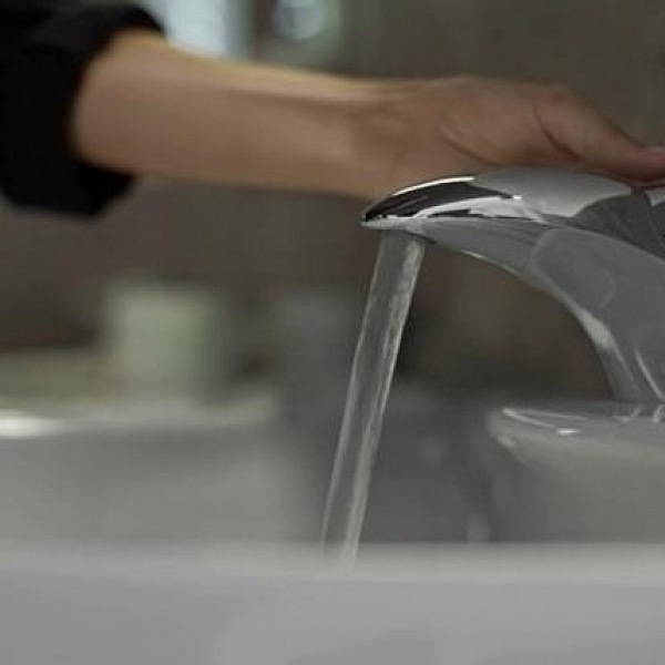 umyvadlová stojánková baterie 1