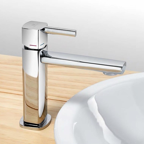 umyvadlová baterie stojánková 2