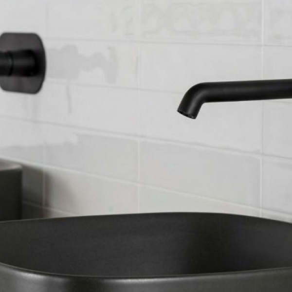 umyvadlová baterie nástěnná 1