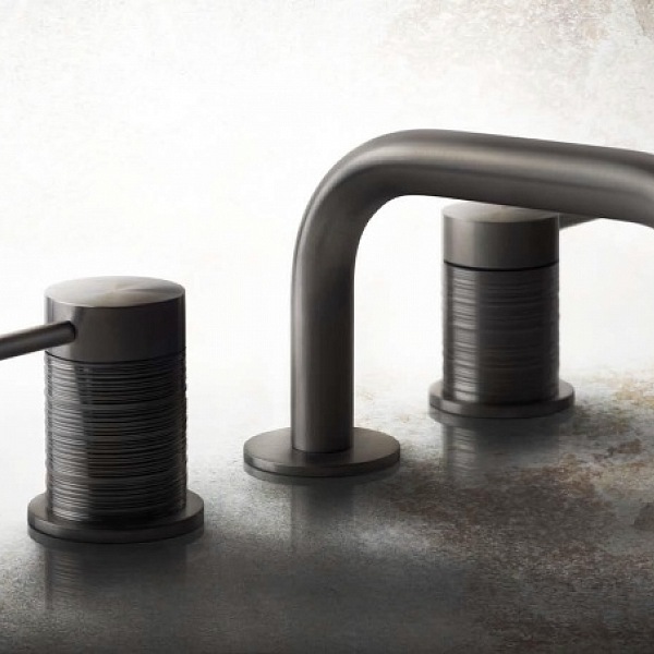 černá umyvadlová baterie 1