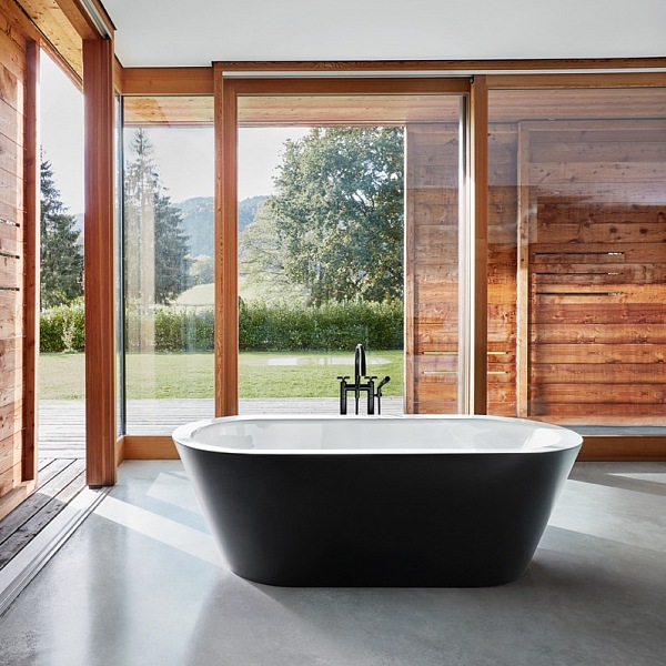 volně stojící vana černobílá