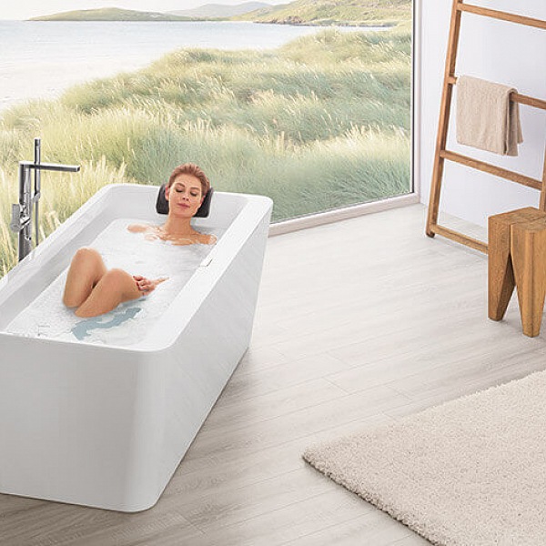 volně stojící vana 18