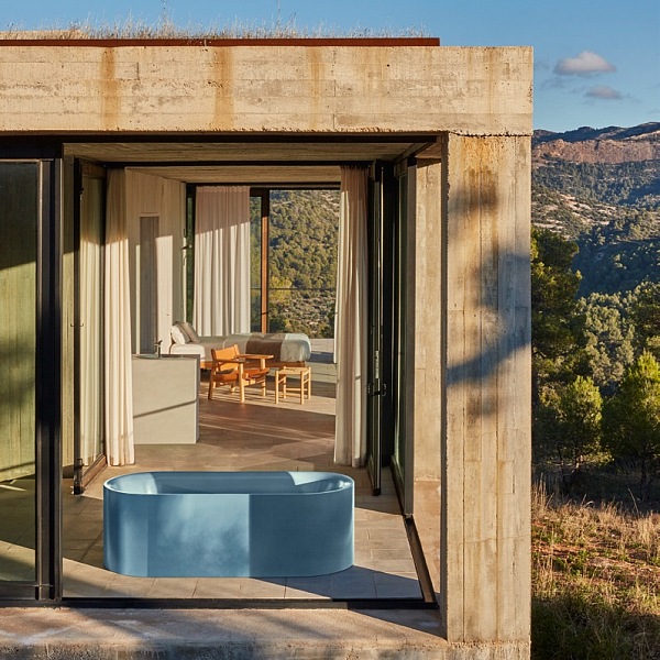 volně stojící vana modrá