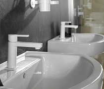 smaltované umyvadlo