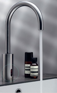 bezdotyková baterie s infra sensorem